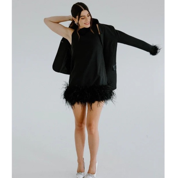 AMAZING MAE Black Feather Cuff Blazer - Picture 2 of 9